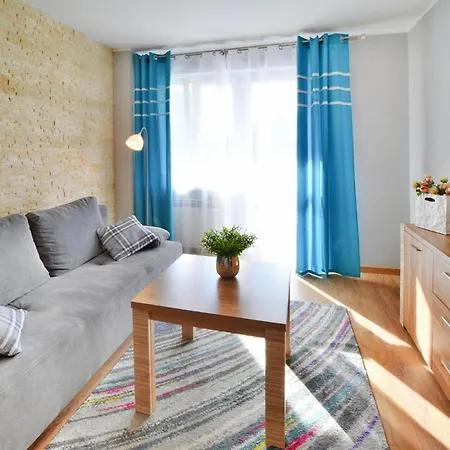 In Ko Obrzeg Near Baltic Beach, Cleaning Included Apartamento